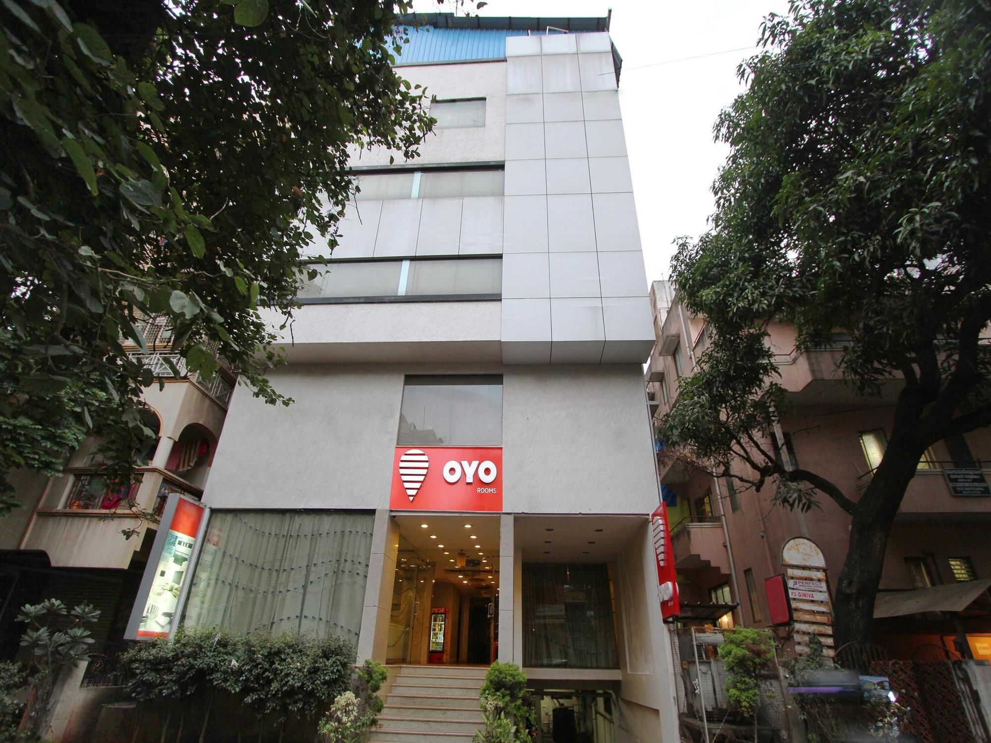 Oyo 435 Hotel Amshi International Bangalore Luaran gambar