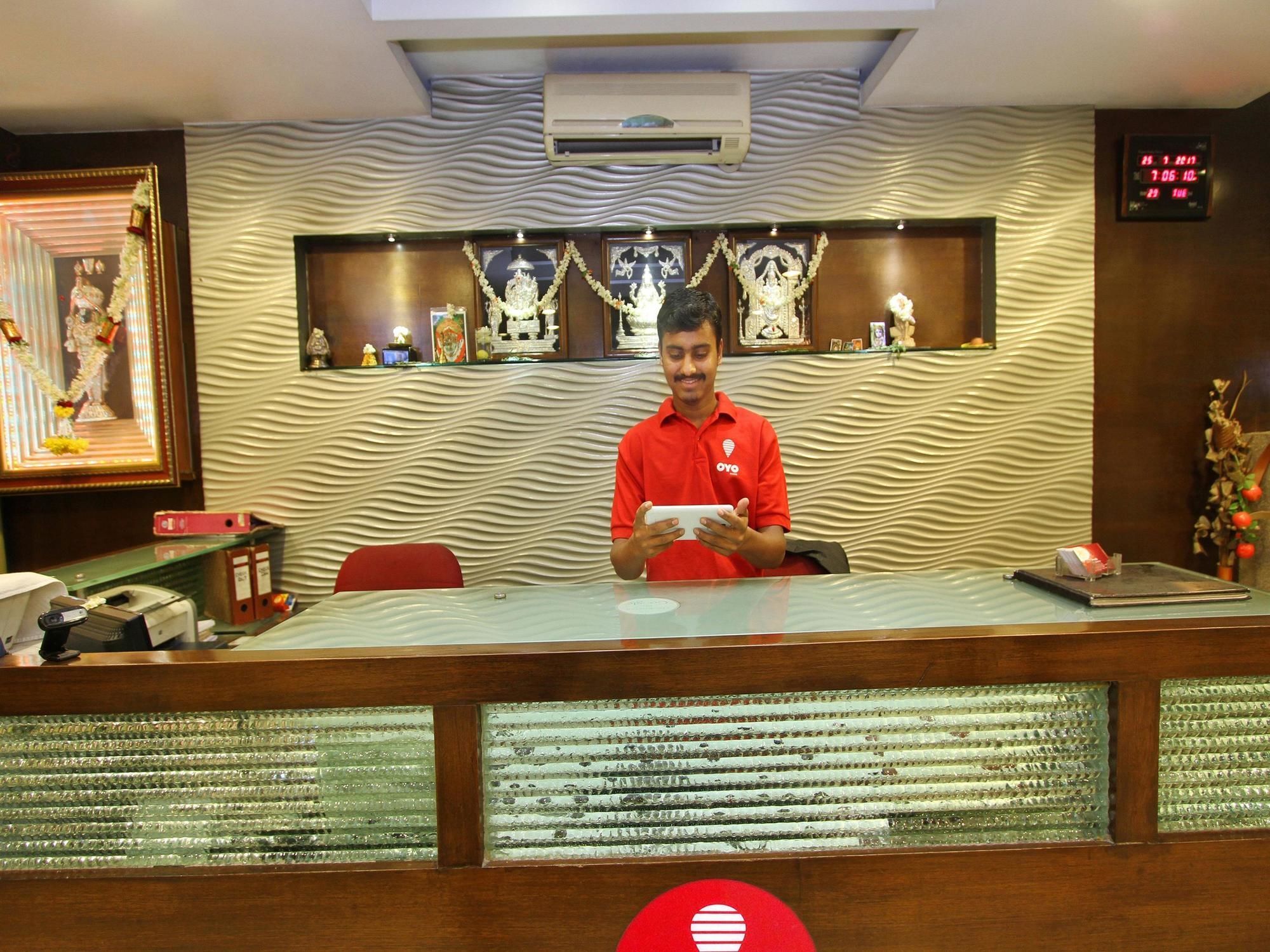 Oyo 435 Hotel Amshi International Bangalore Luaran gambar