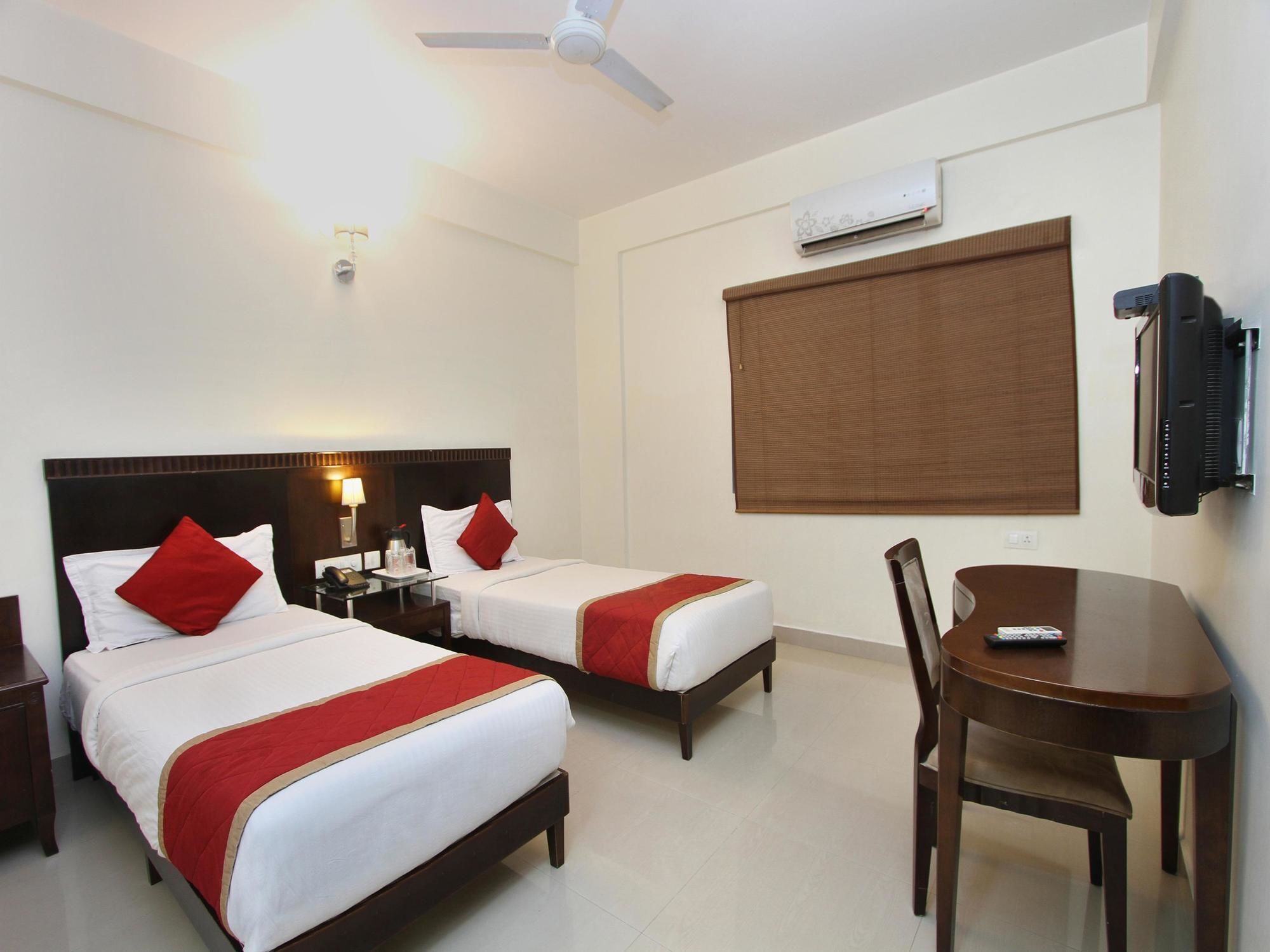 Oyo 435 Hotel Amshi International Bangalore Luaran gambar