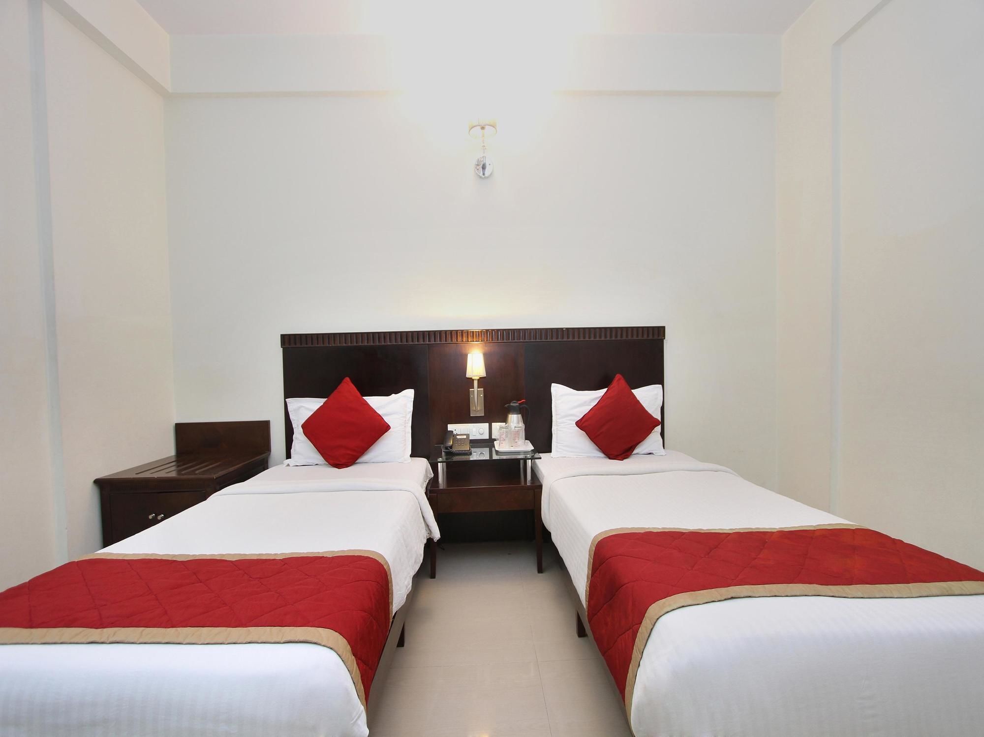 Oyo 435 Hotel Amshi International Bangalore Luaran gambar