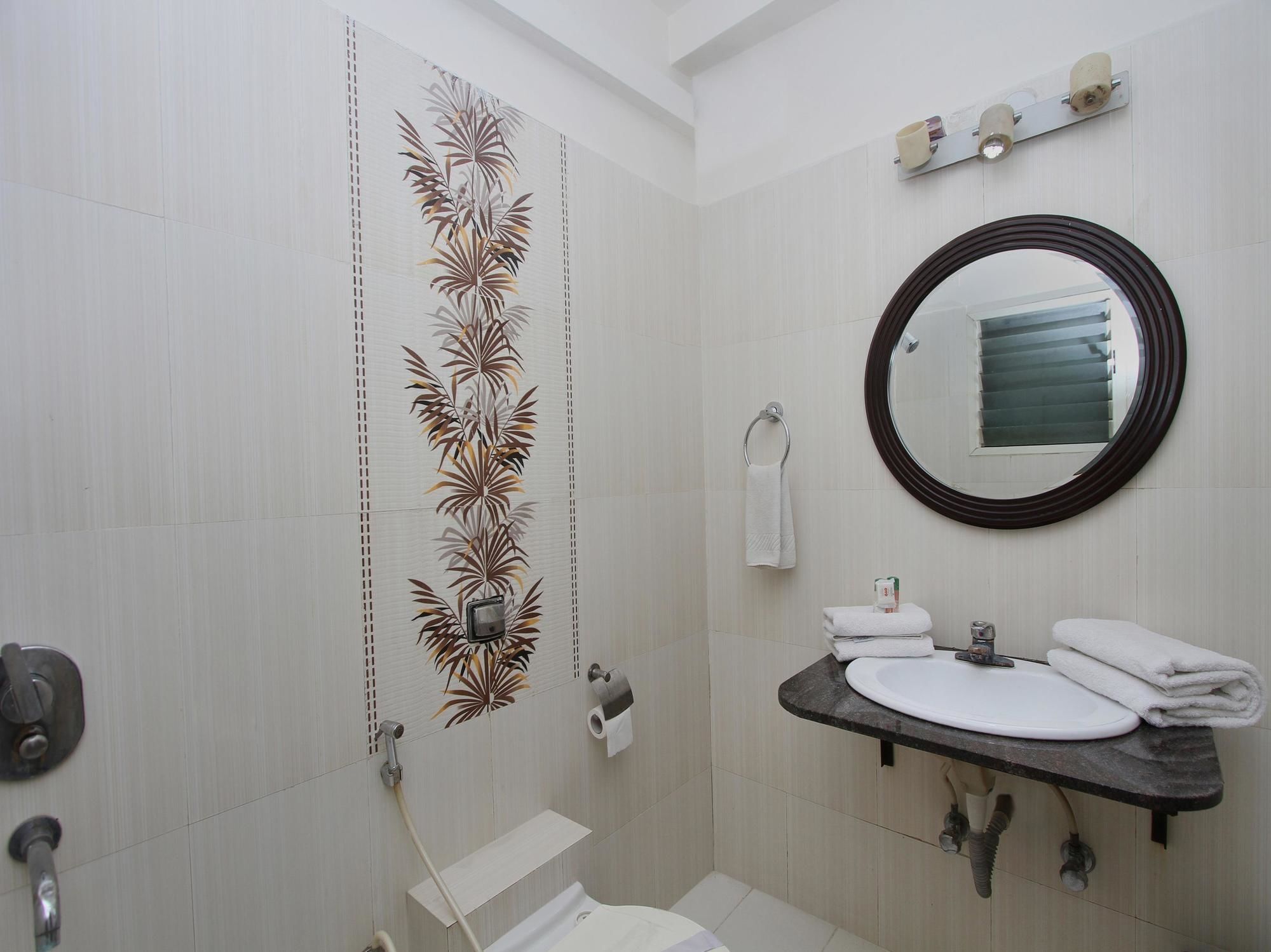 Oyo 435 Hotel Amshi International Bangalore Luaran gambar